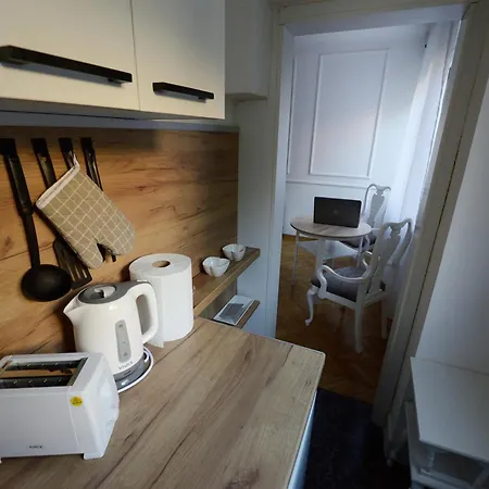 Anywhere On Foot - Free Parking * Белград