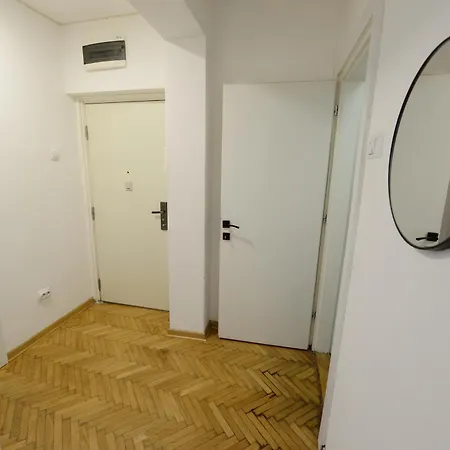 Anywhere On Foot - Free Parking *