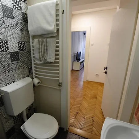 Anywhere On Foot - Free Parking